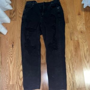 Black American eagle mom jeans.